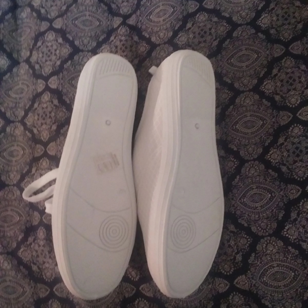 Shoes - Picture 4 of 4